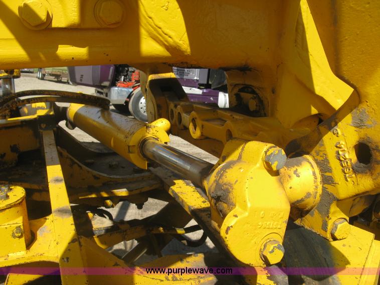 image for item L6313 1979 John Deere 770 motor grader