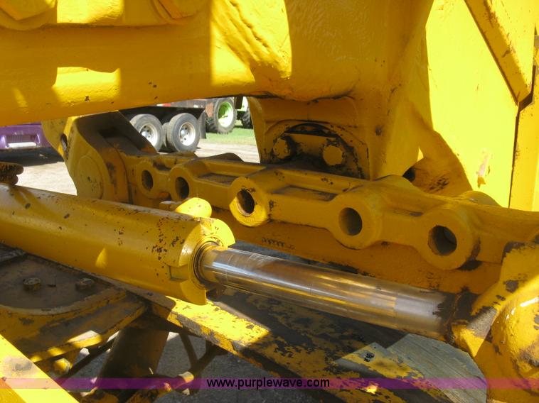 image for item L6313 1979 John Deere 770 motor grader