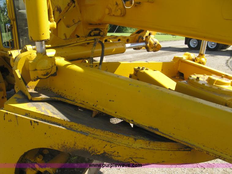 image for item L6313 1979 John Deere 770 motor grader