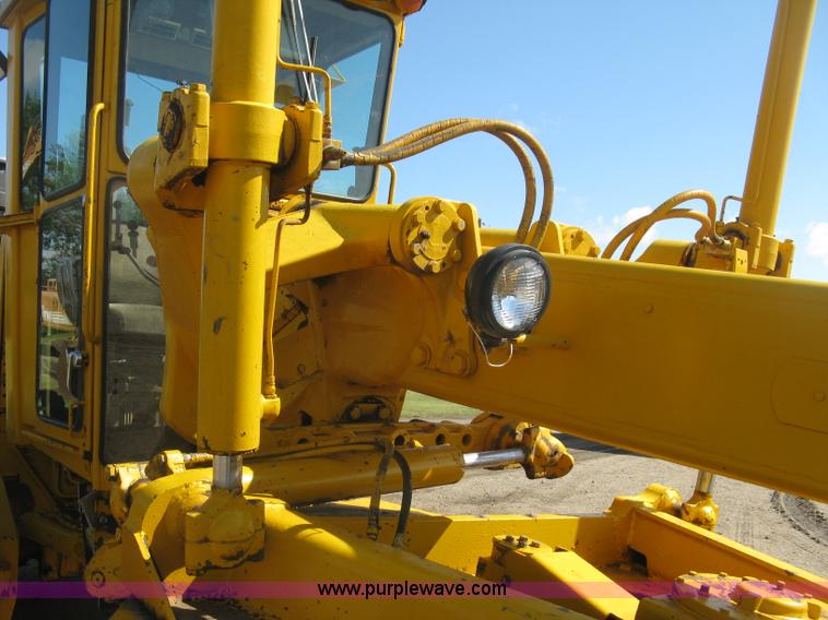 image for item L6313 1979 John Deere 770 motor grader