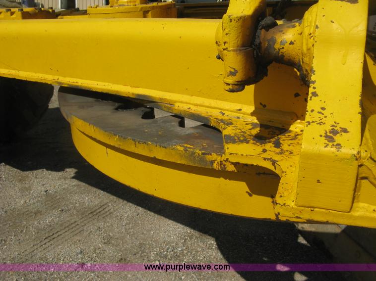 image for item L6313 1979 John Deere 770 motor grader