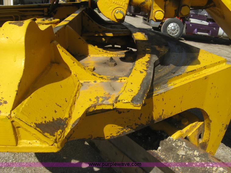 image for item L6313 1979 John Deere 770 motor grader