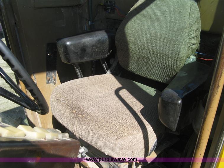 image for item L6313 1979 John Deere 770 motor grader