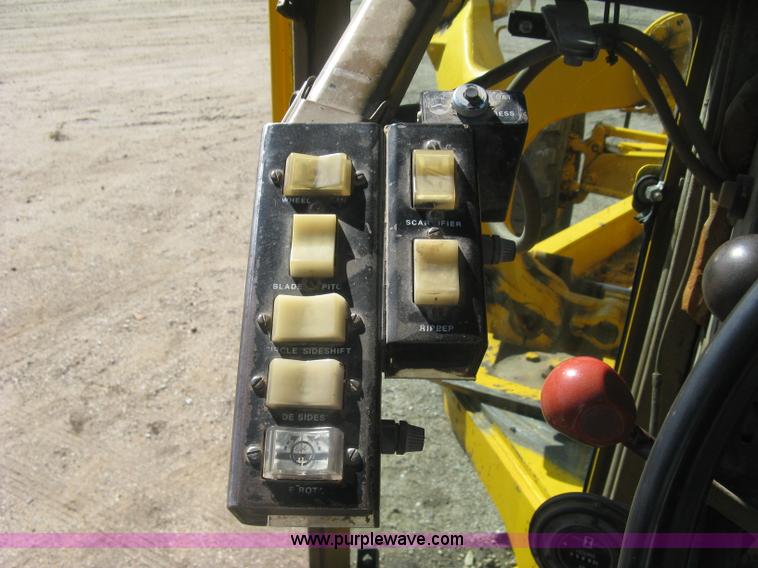 image for item L6313 1979 John Deere 770 motor grader