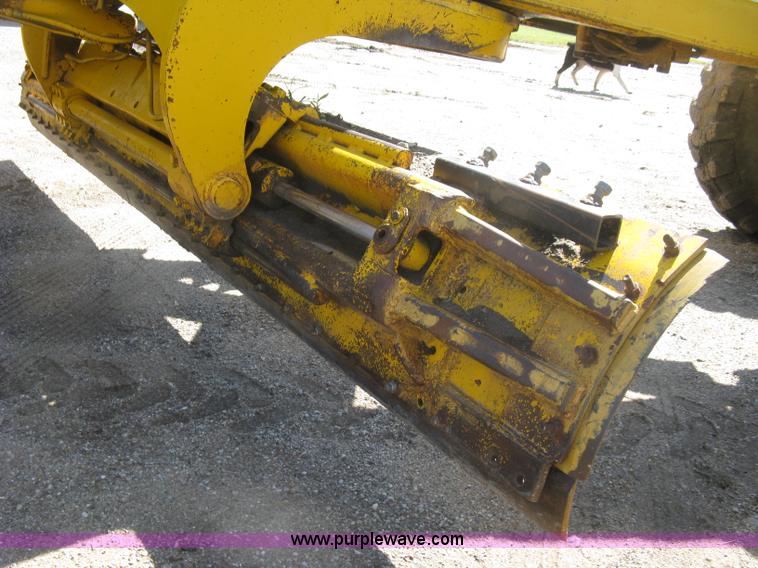 image for item L6313 1979 John Deere 770 motor grader