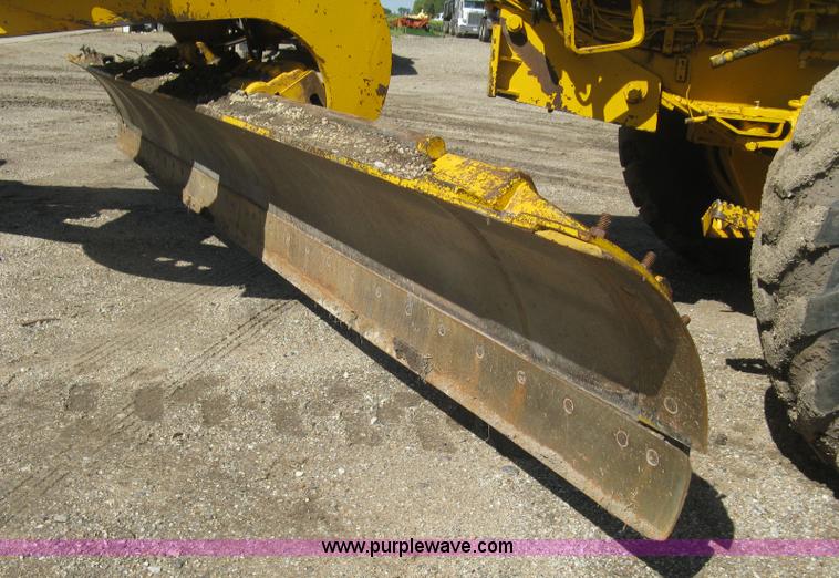 image for item L6313 1979 John Deere 770 motor grader