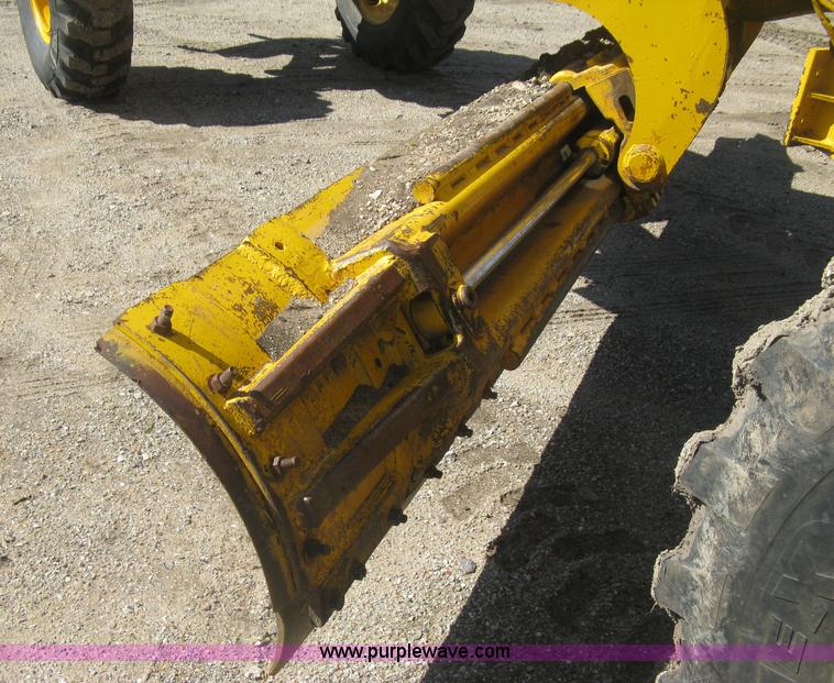 image for item L6313 1979 John Deere 770 motor grader