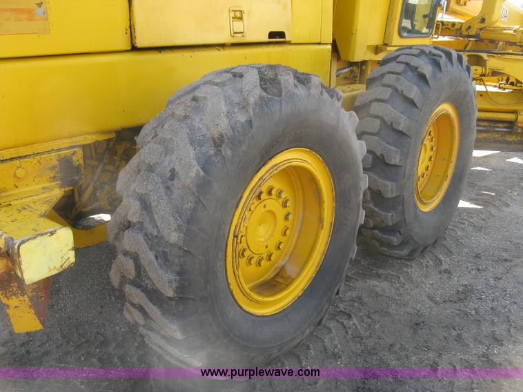 image for item L6313 1979 John Deere 770 motor grader