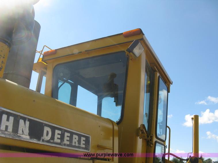 image for item L6313 1979 John Deere 770 motor grader