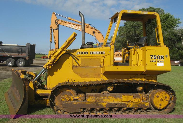 image for item L6314 1990 John Deere 750B long track dozer