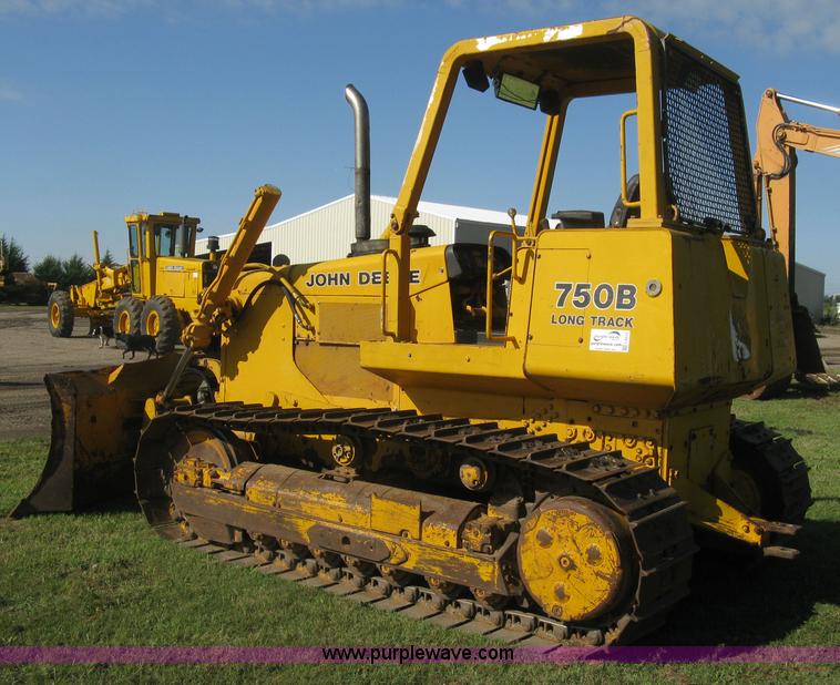 image for item L6314 1990 John Deere 750B long track dozer