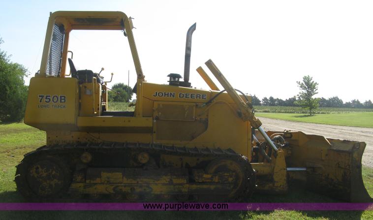 image for item L6314 1990 John Deere 750B long track dozer