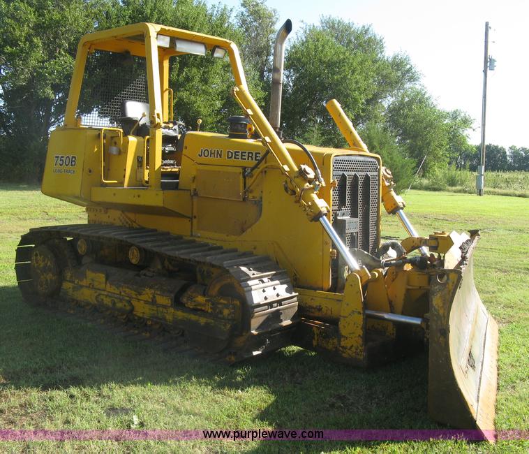 image for item L6314 1990 John Deere 750B long track dozer