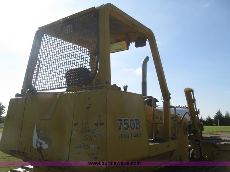 image for item L6314 1990 John Deere 750B long track dozer