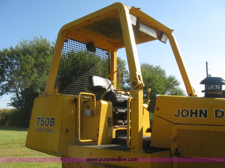 image for item L6314 1990 John Deere 750B long track dozer