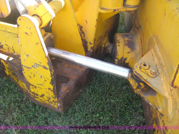 image for item L6314 1990 John Deere 750B long track dozer