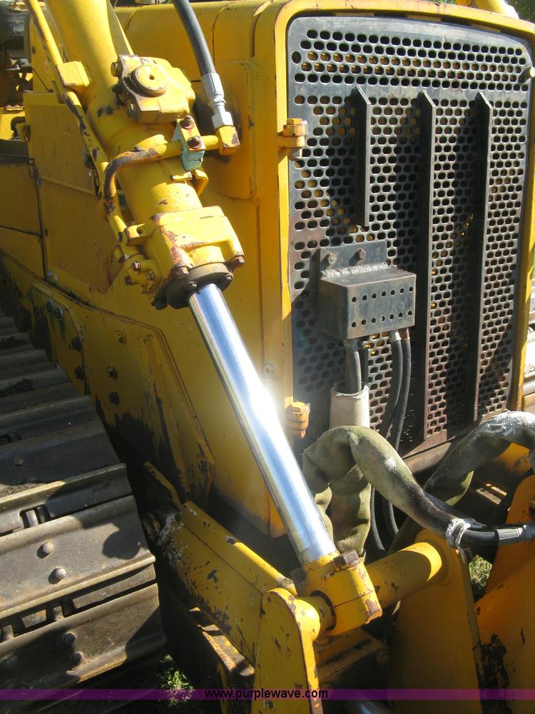 image for item L6314 1990 John Deere 750B long track dozer