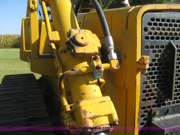 image for item L6314 1990 John Deere 750B long track dozer