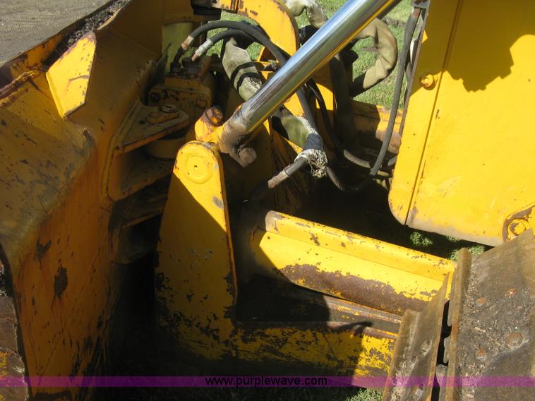 image for item L6314 1990 John Deere 750B long track dozer