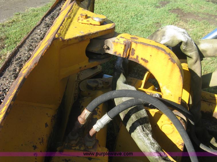 image for item L6314 1990 John Deere 750B long track dozer