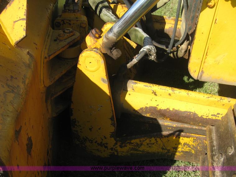 image for item L6314 1990 John Deere 750B long track dozer
