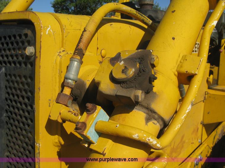 image for item L6314 1990 John Deere 750B long track dozer