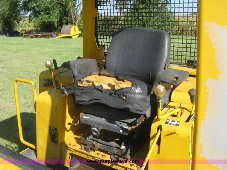 image for item L6314 1990 John Deere 750B long track dozer