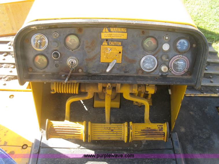 image for item L6314 1990 John Deere 750B long track dozer