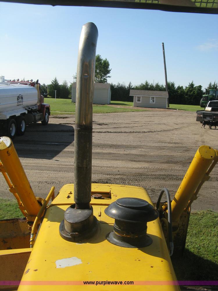 image for item L6314 1990 John Deere 750B long track dozer