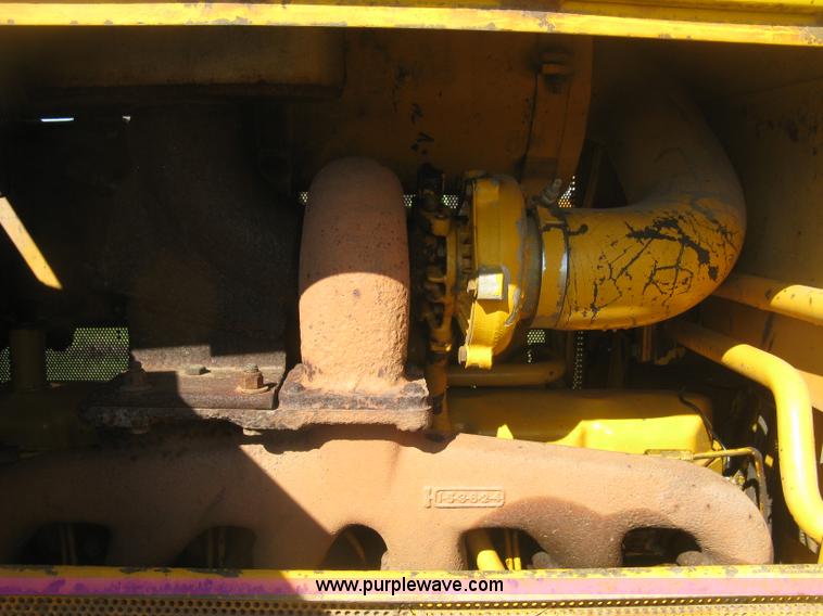image for item L6314 1990 John Deere 750B long track dozer