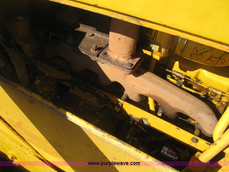 image for item L6314 1990 John Deere 750B long track dozer