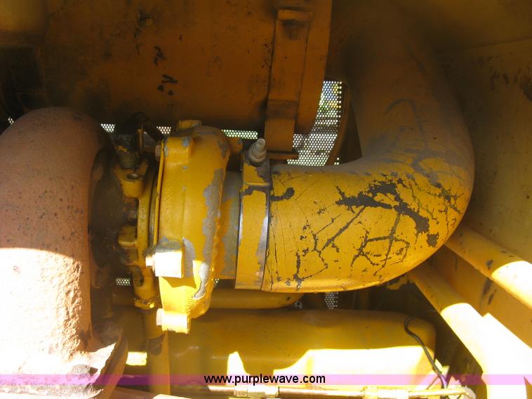 image for item L6314 1990 John Deere 750B long track dozer