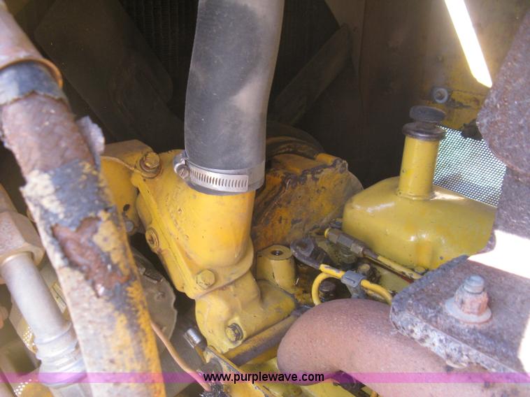 image for item L6314 1990 John Deere 750B long track dozer