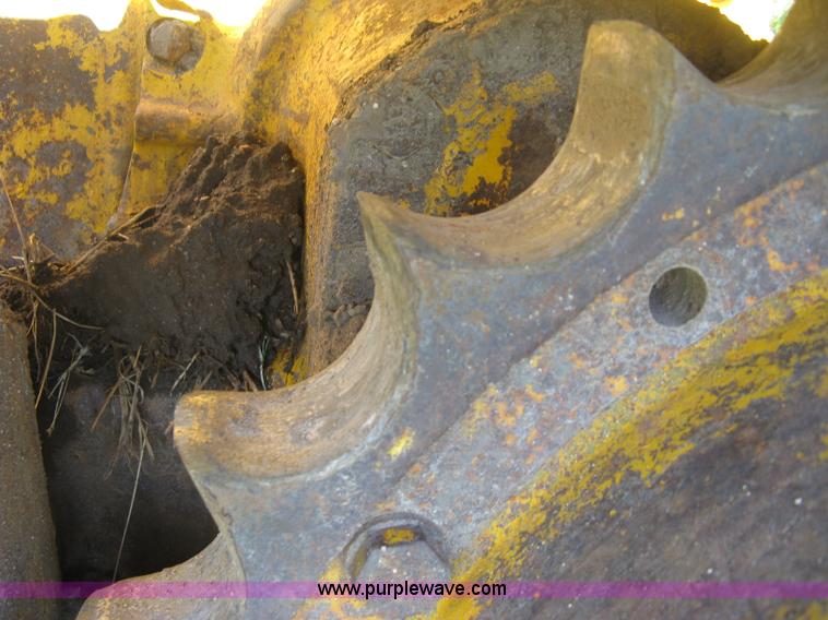 image for item L6314 1990 John Deere 750B long track dozer