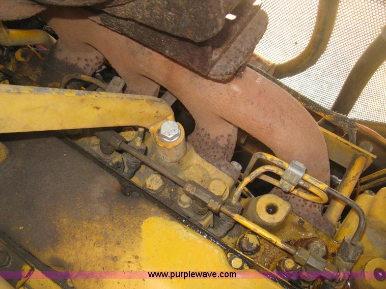 image for item L6314 1990 John Deere 750B long track dozer