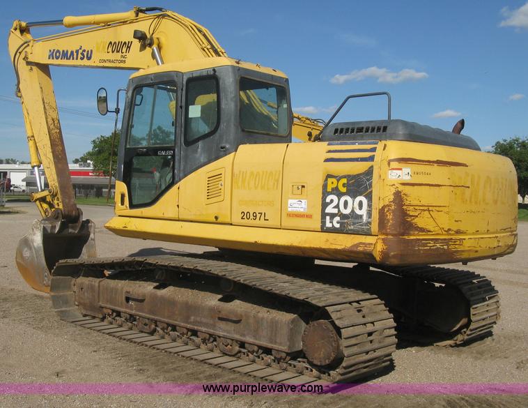 image for item L6339 2005 Komatsu PC200LC-7 excavator