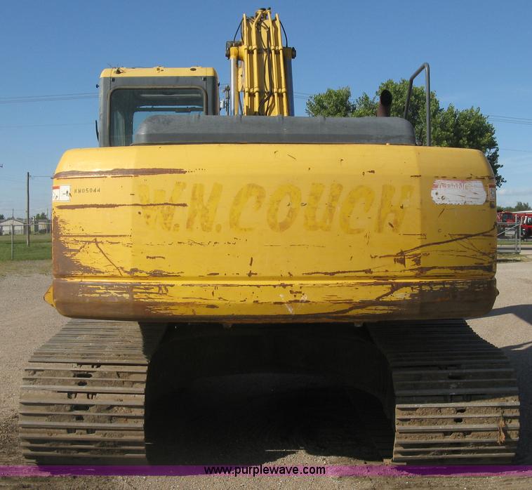 image for item L6339 2005 Komatsu PC200LC-7 excavator