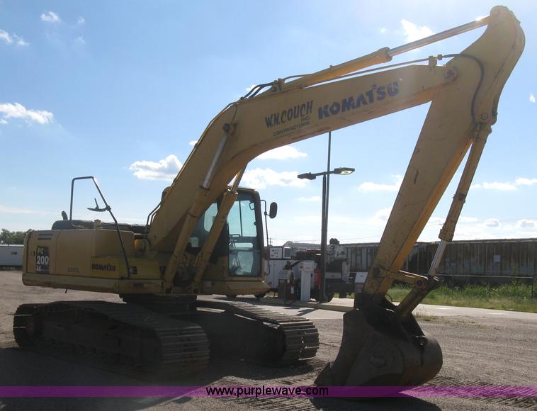 image for item L6339 2005 Komatsu PC200LC-7 excavator
