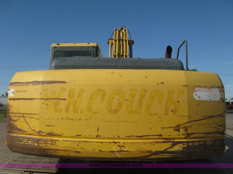 image for item L6339 2005 Komatsu PC200LC-7 excavator