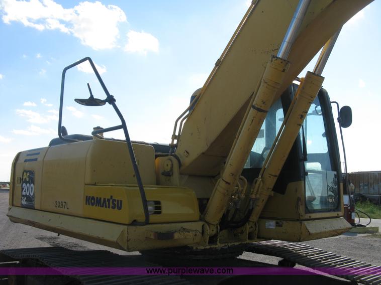 image for item L6339 2005 Komatsu PC200LC-7 excavator