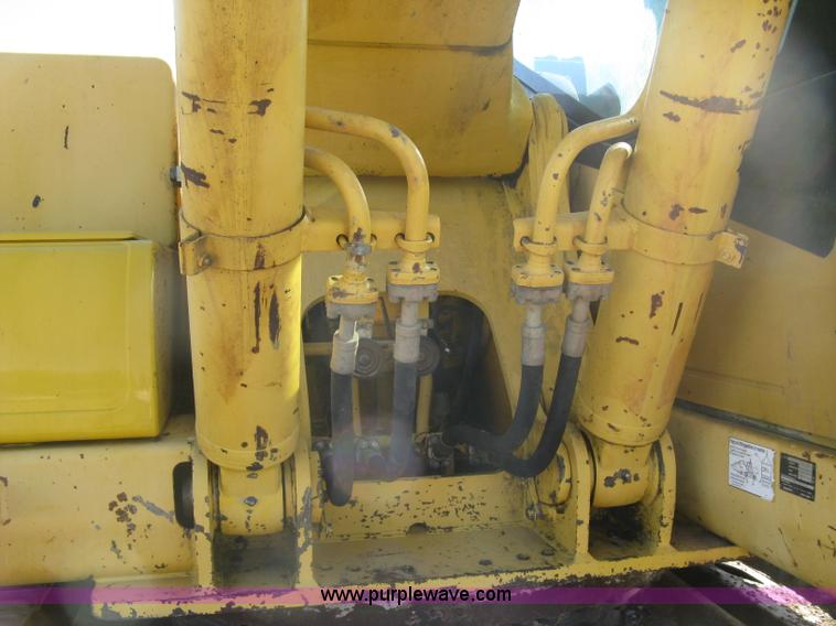 image for item L6339 2005 Komatsu PC200LC-7 excavator