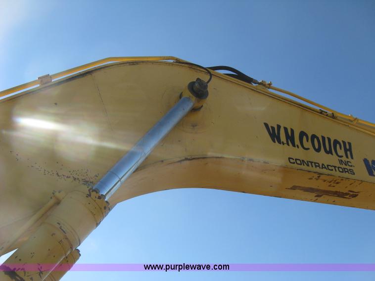 image for item L6339 2005 Komatsu PC200LC-7 excavator