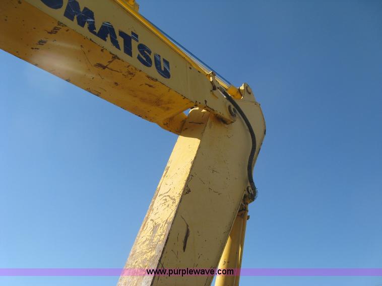 image for item L6339 2005 Komatsu PC200LC-7 excavator
