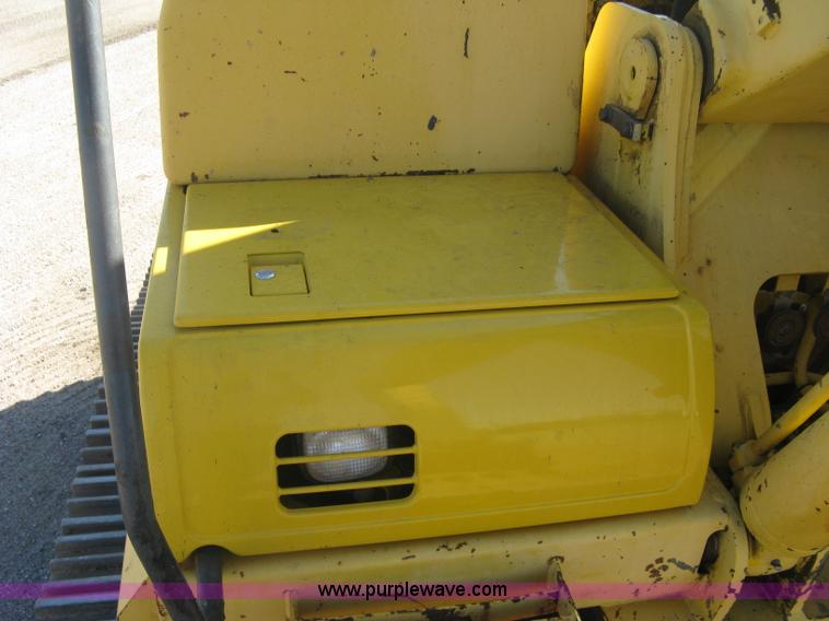 image for item L6339 2005 Komatsu PC200LC-7 excavator