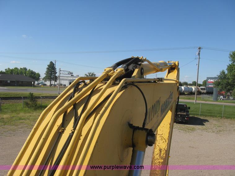 image for item L6339 2005 Komatsu PC200LC-7 excavator