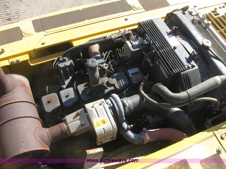 image for item L6339 2005 Komatsu PC200LC-7 excavator