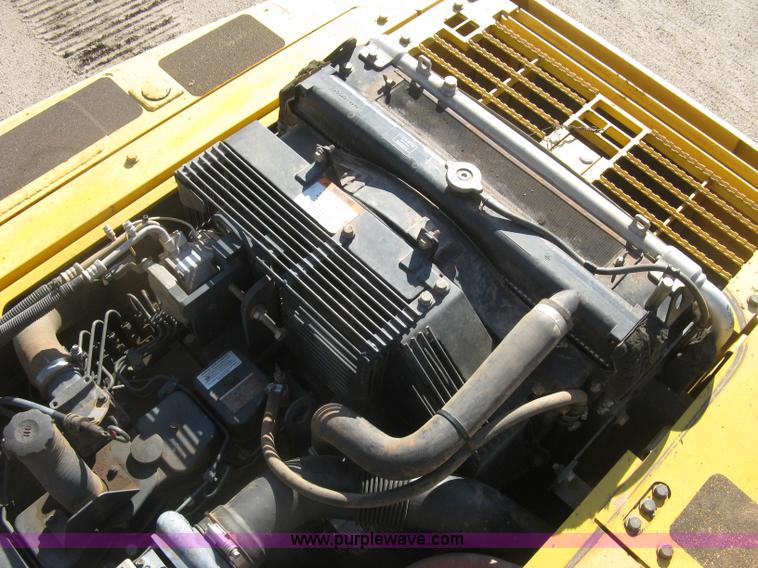 image for item L6339 2005 Komatsu PC200LC-7 excavator