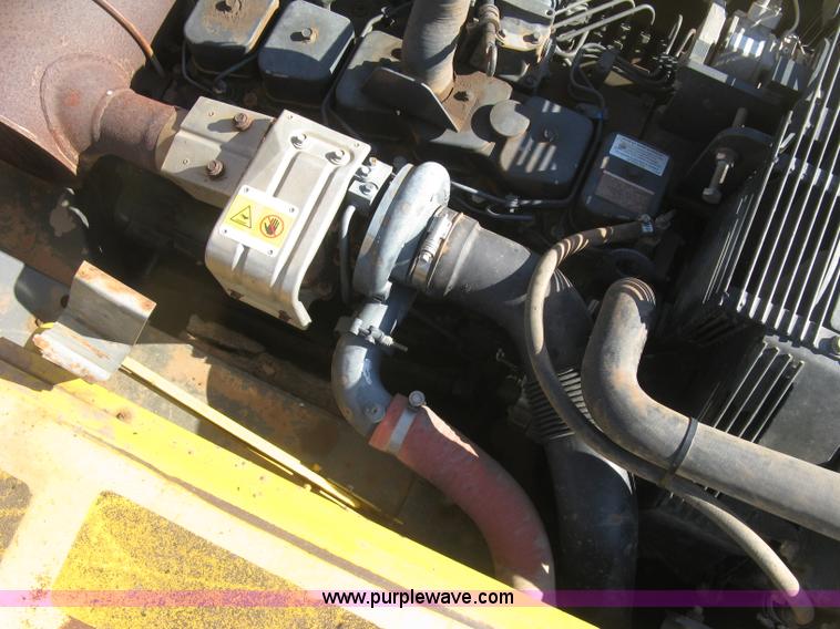 image for item L6339 2005 Komatsu PC200LC-7 excavator