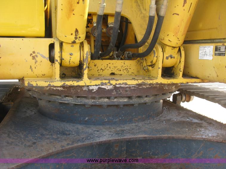 image for item L6339 2005 Komatsu PC200LC-7 excavator