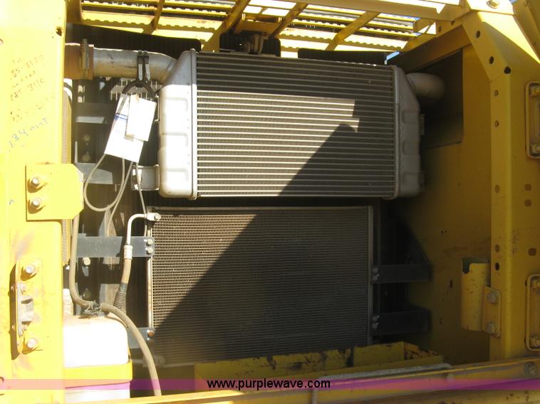 image for item L6339 2005 Komatsu PC200LC-7 excavator